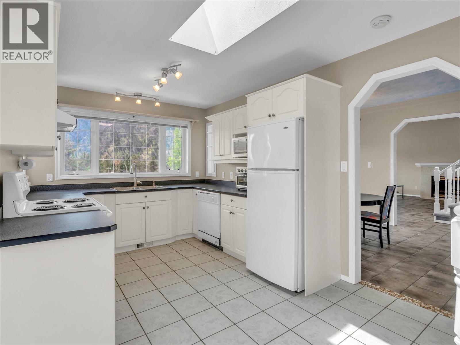 1357 PEACHCLIFF Place - Image 5