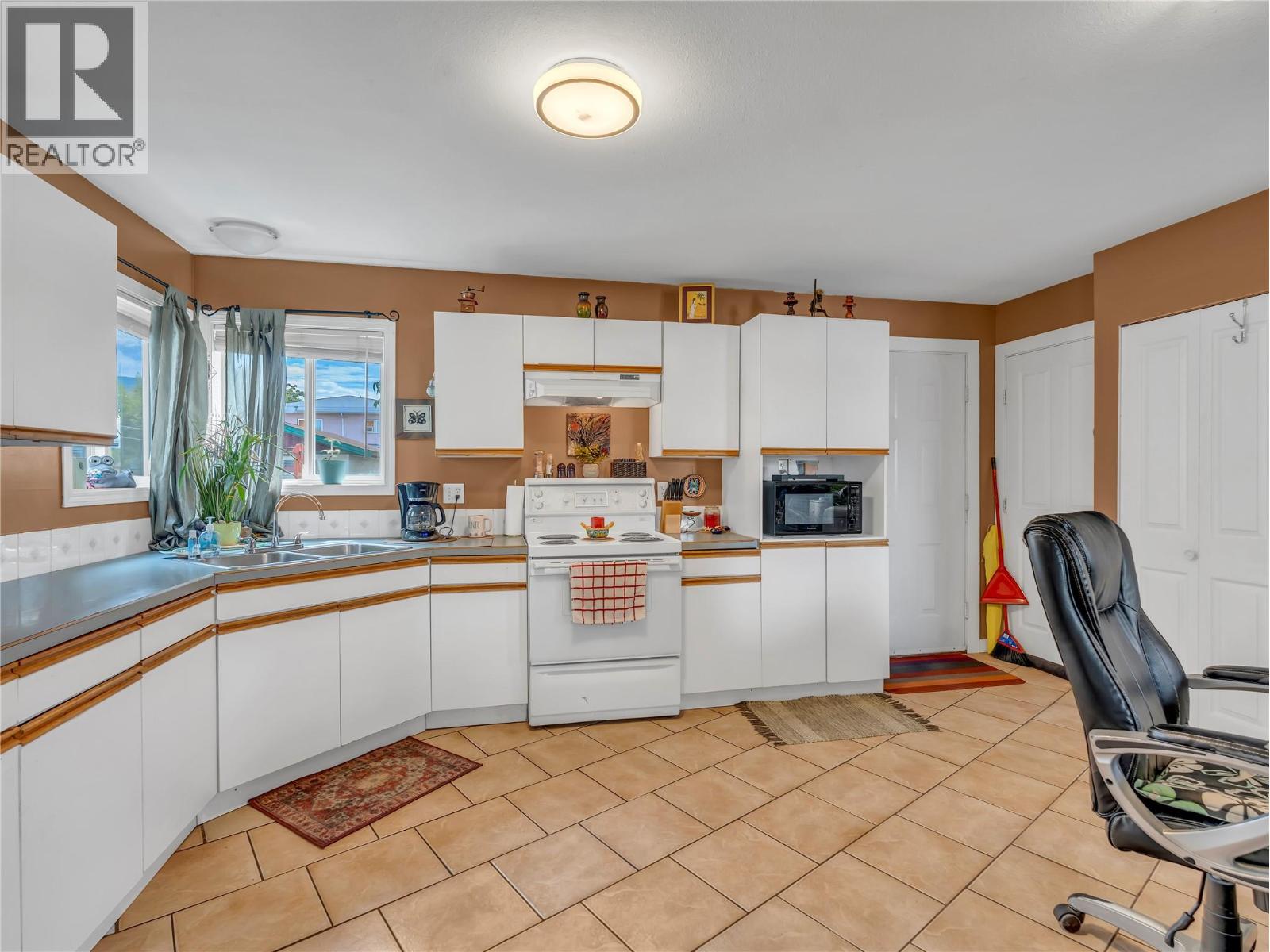 506 NELSON Avenue - 4