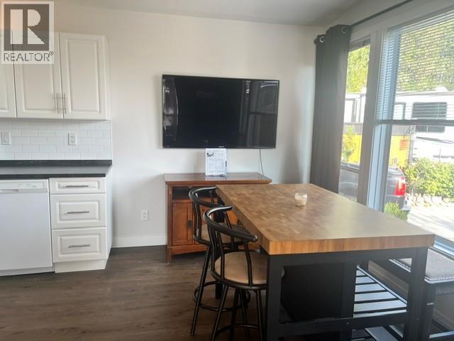 #458 415 Commonwealth Road - 14