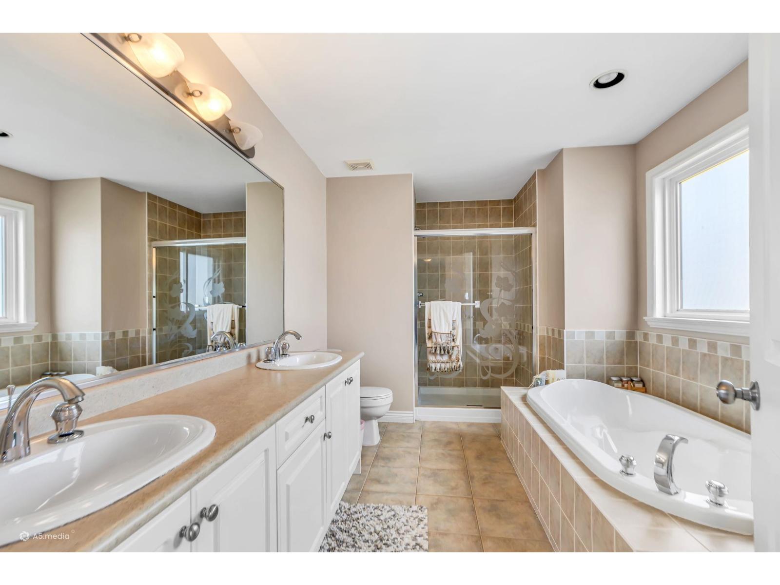 8 Bed, 5 Bath House for Sale in Surrey – 16215 79A AVENUE, Surrey – MLS# R3158926 - Image 25