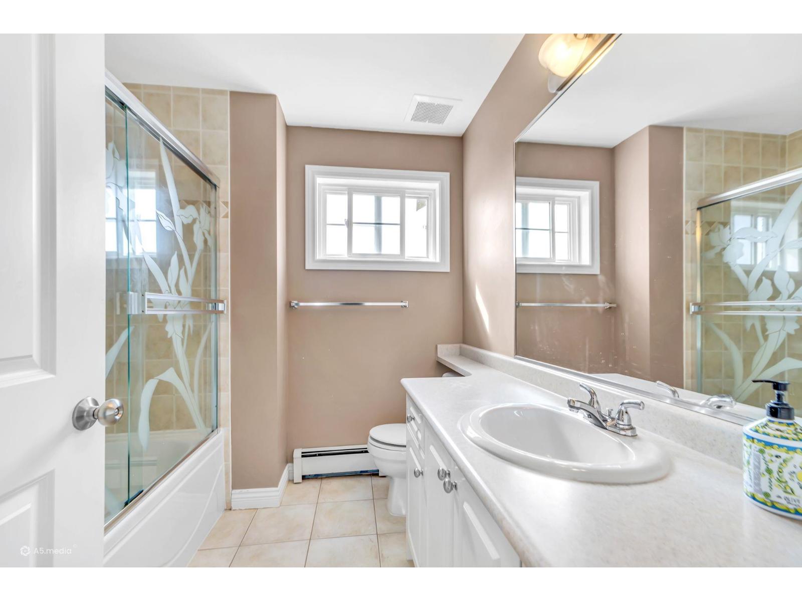 8 Bed, 5 Bath House for Sale in Surrey – 16215 79A AVENUE, Surrey – MLS# R3158926 - Image 24