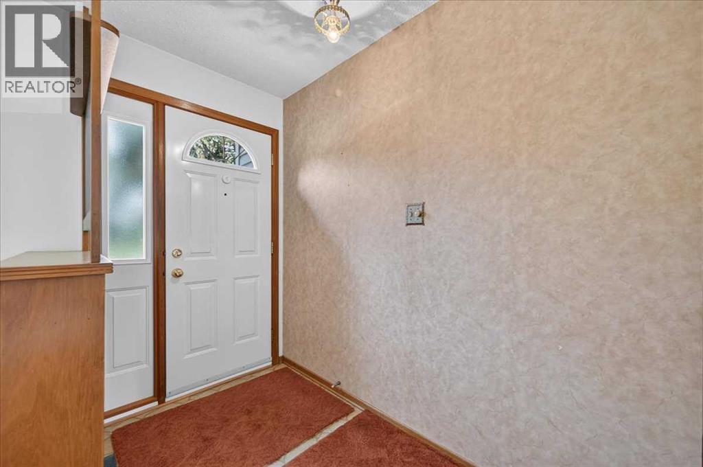 5048 Vanstone Crescent NW, Varsity, Calgary photo 4