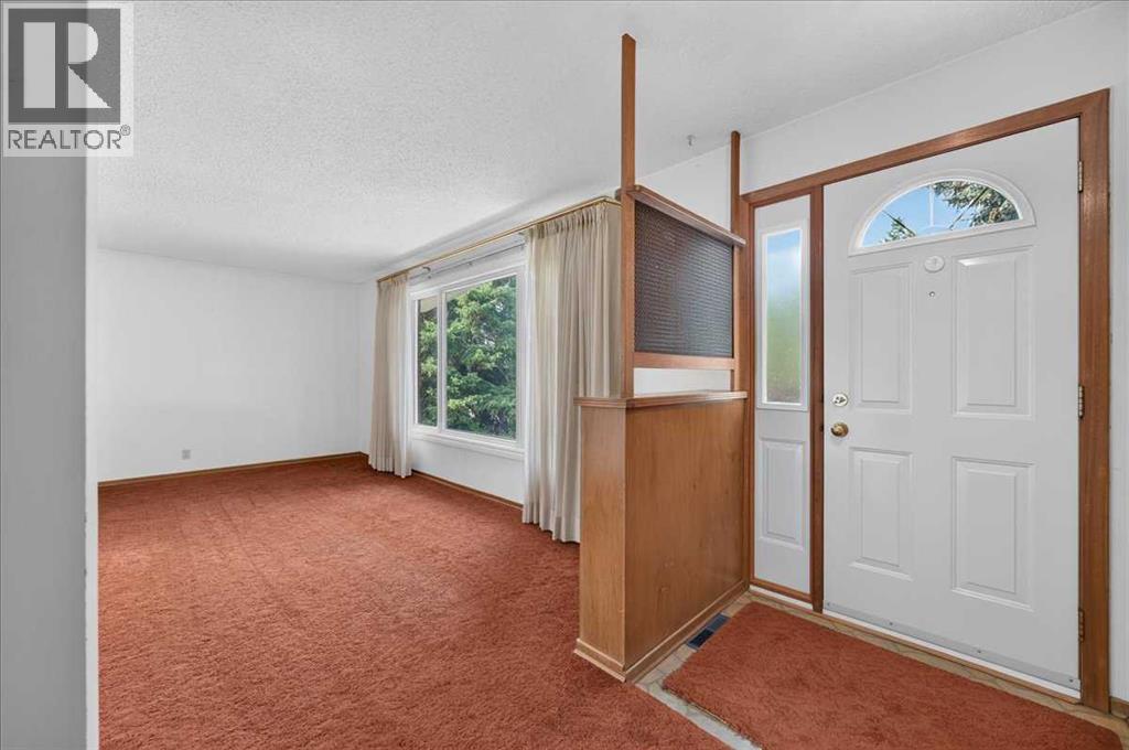 5048 Vanstone Crescent NW, Varsity, Calgary photo 3