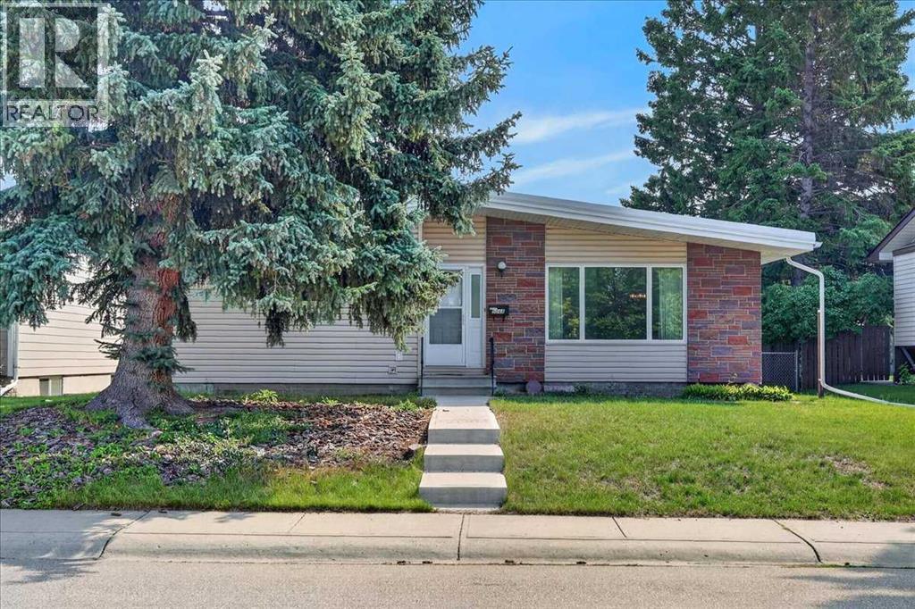 5048 Vanstone Crescent NW, Varsity, Calgary photo 2