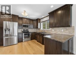 Primary Bedroom - 431 Upland Drive, Coldstream, BC V1B2X7 Photo 13