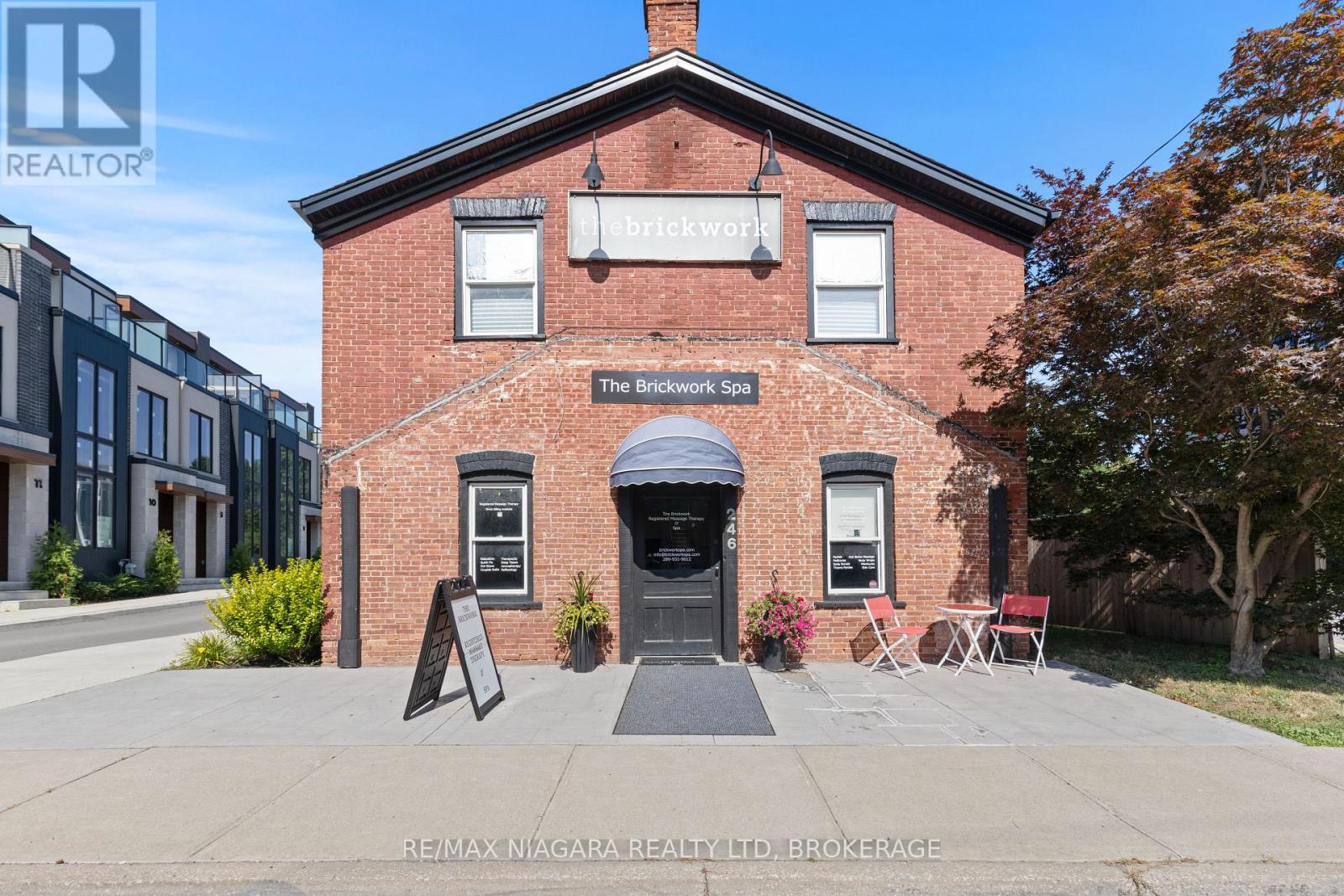 246 FOUR MILE CREEK Road, Niagara-on-the-Lake (St. Davids), Ontario, L0S1P0, Niagara-on-the-Lake (St. Davids), Ontario — photo 2 of 5