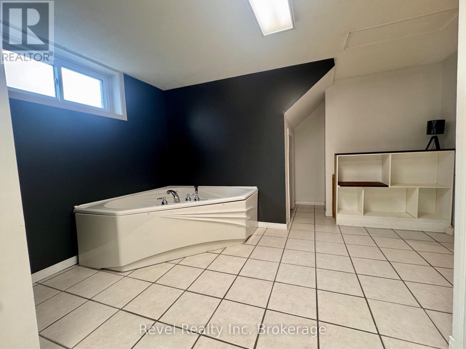 3383 ROMEO STREET - Image 32