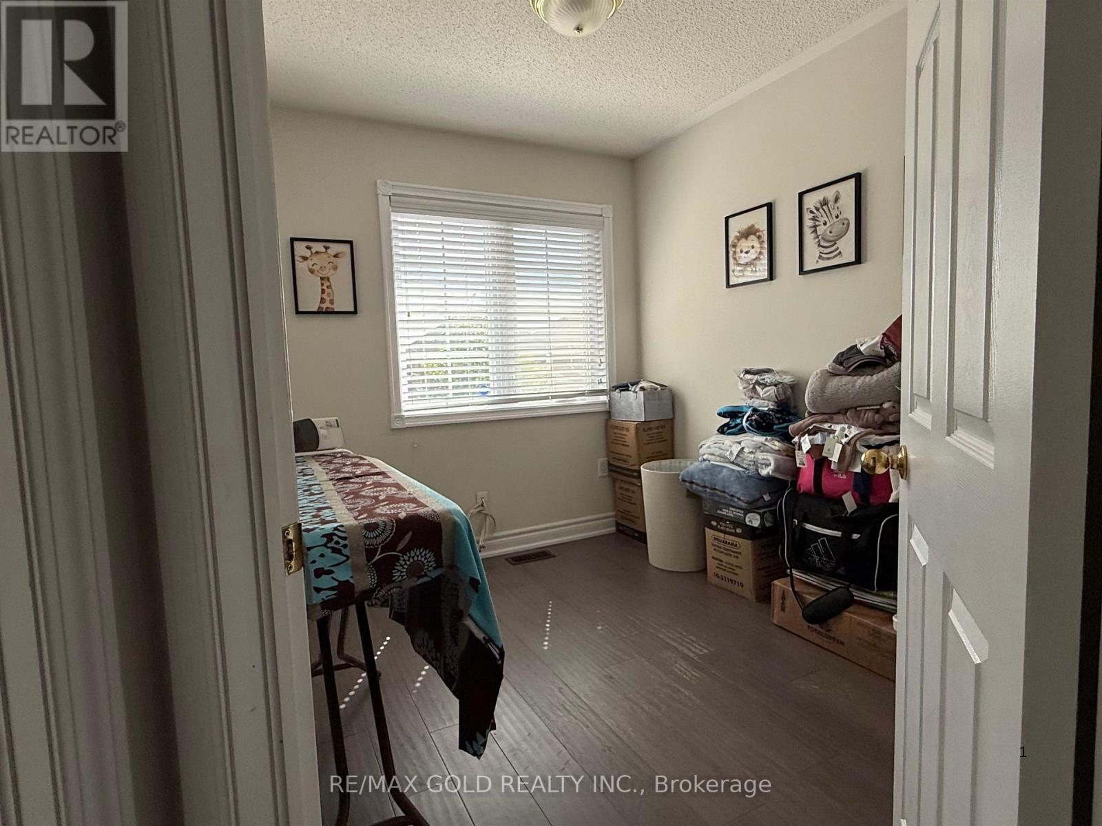 13 EASTWAY STREET - 10