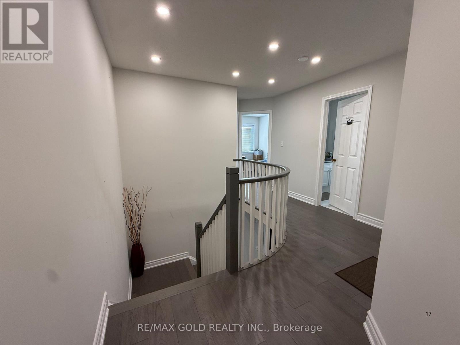 13 EASTWAY STREET - 15