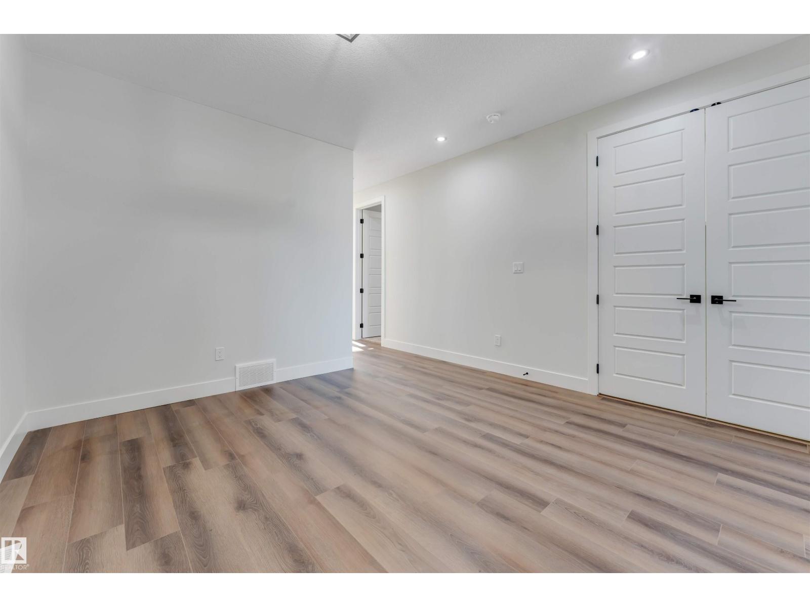 7156 177 AV NW - 13