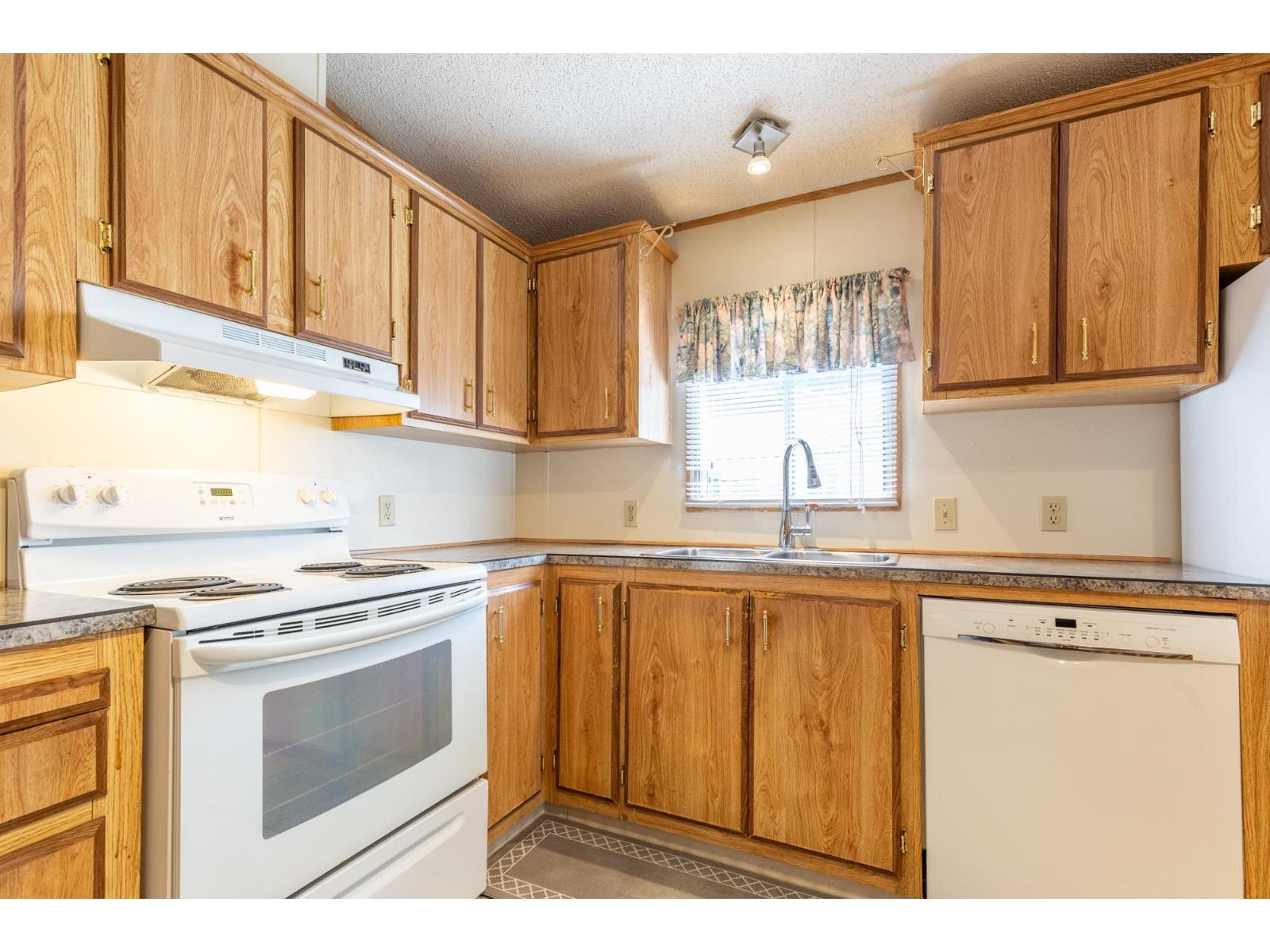 103 2062 KING GEORGE BOULEVARD, Surrey