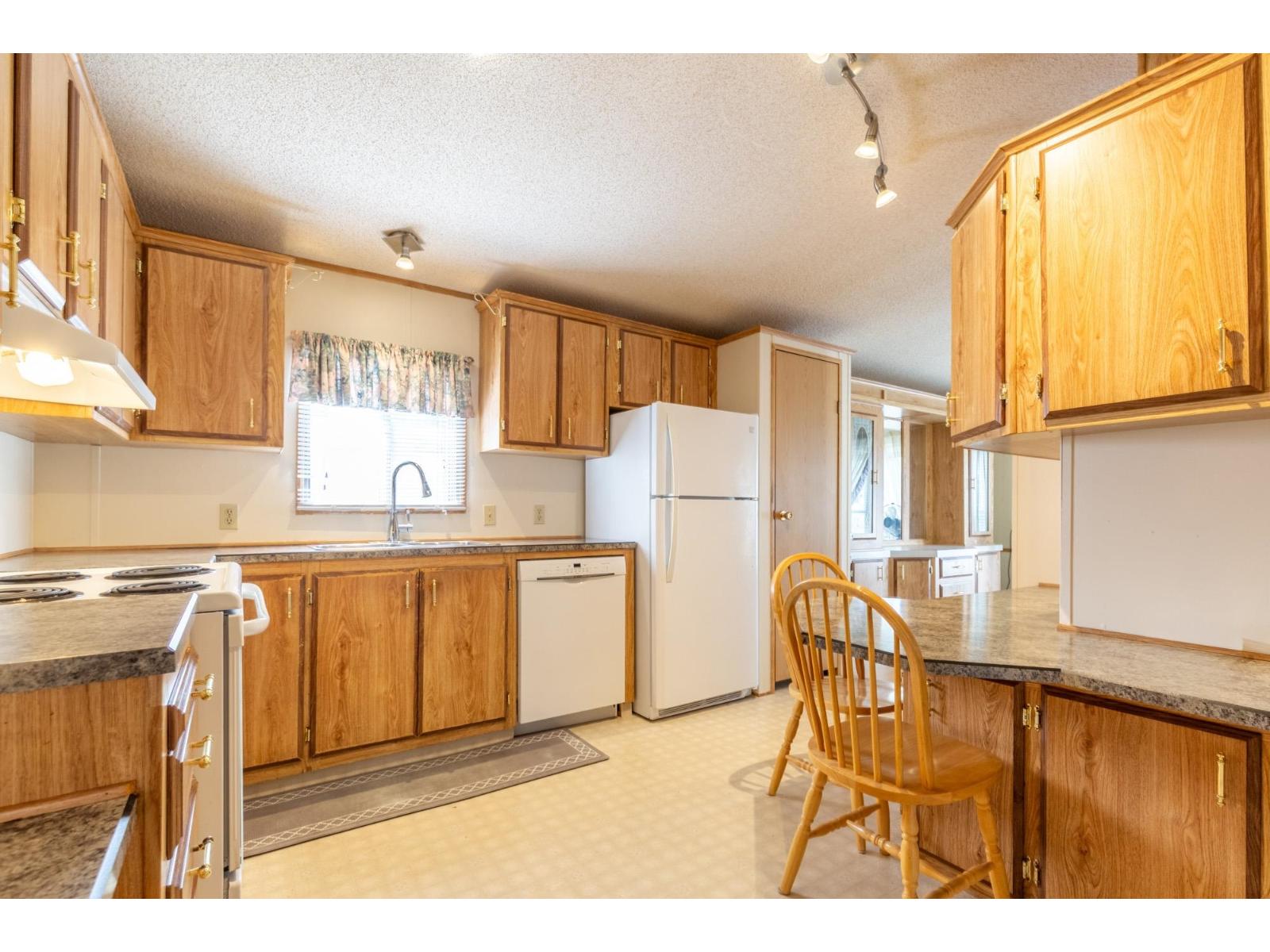 103 2062 KING GEORGE BOULEVARD, Surrey