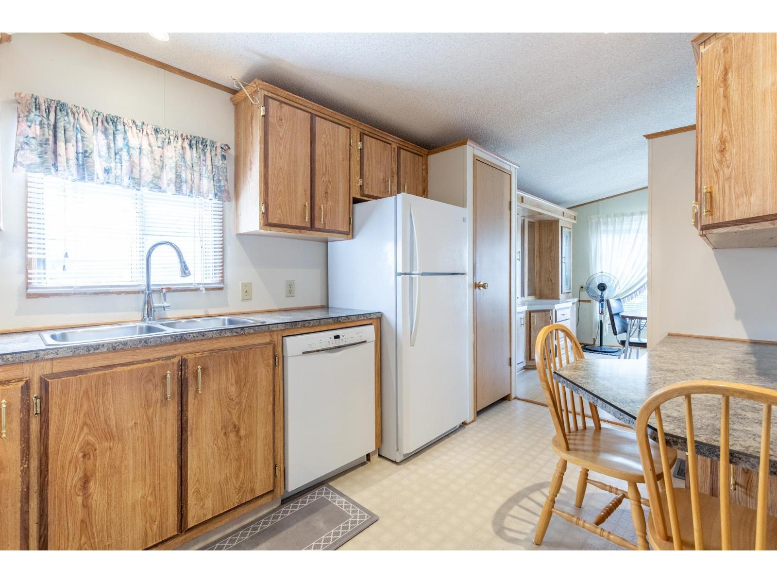103 2062 KING GEORGE BOULEVARD, Surrey