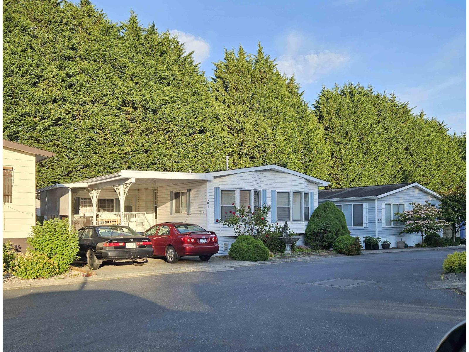 103 2062 KING GEORGE BOULEVARD, Surrey