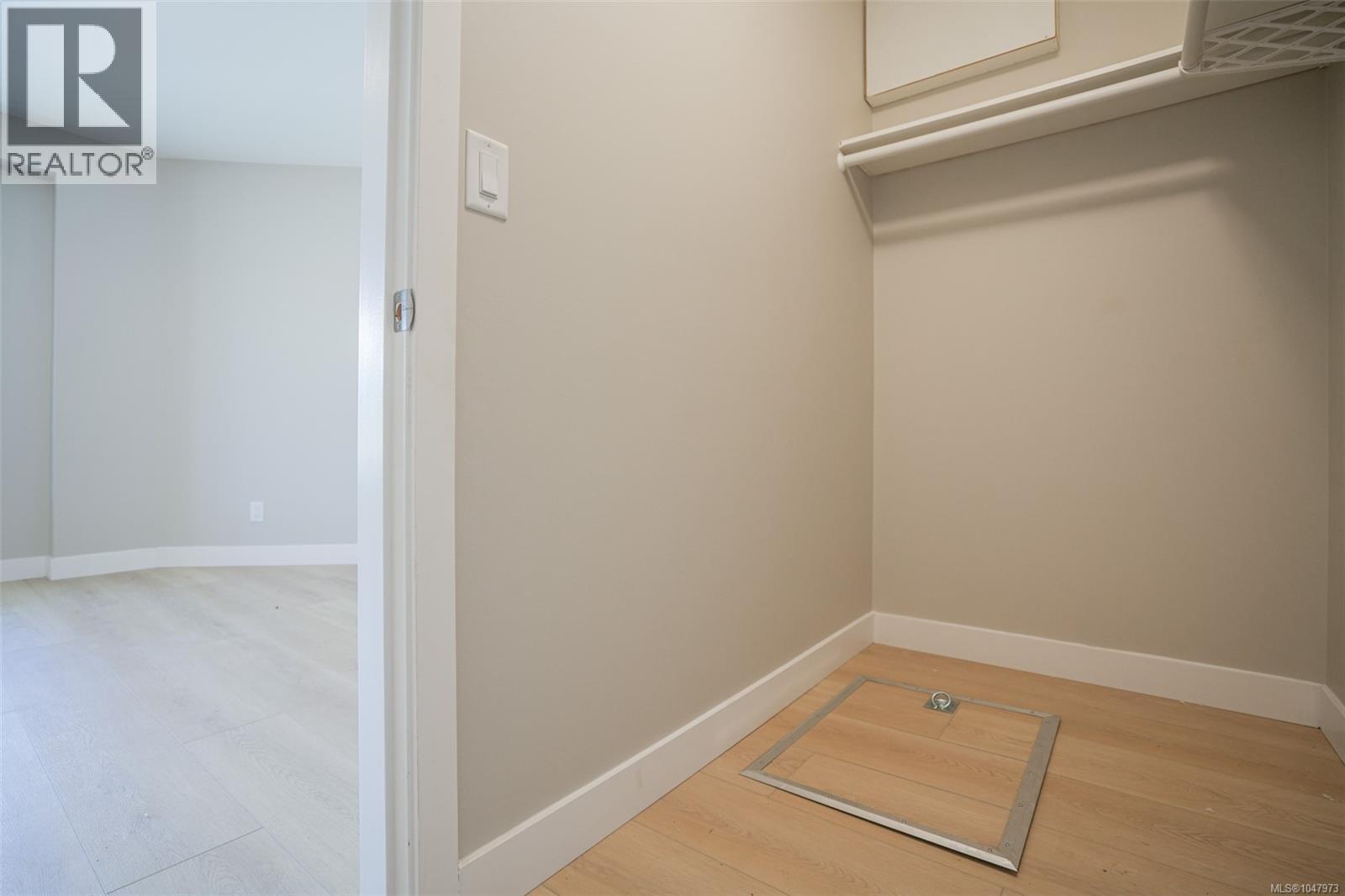#206 5700 Pierce Rd - 27