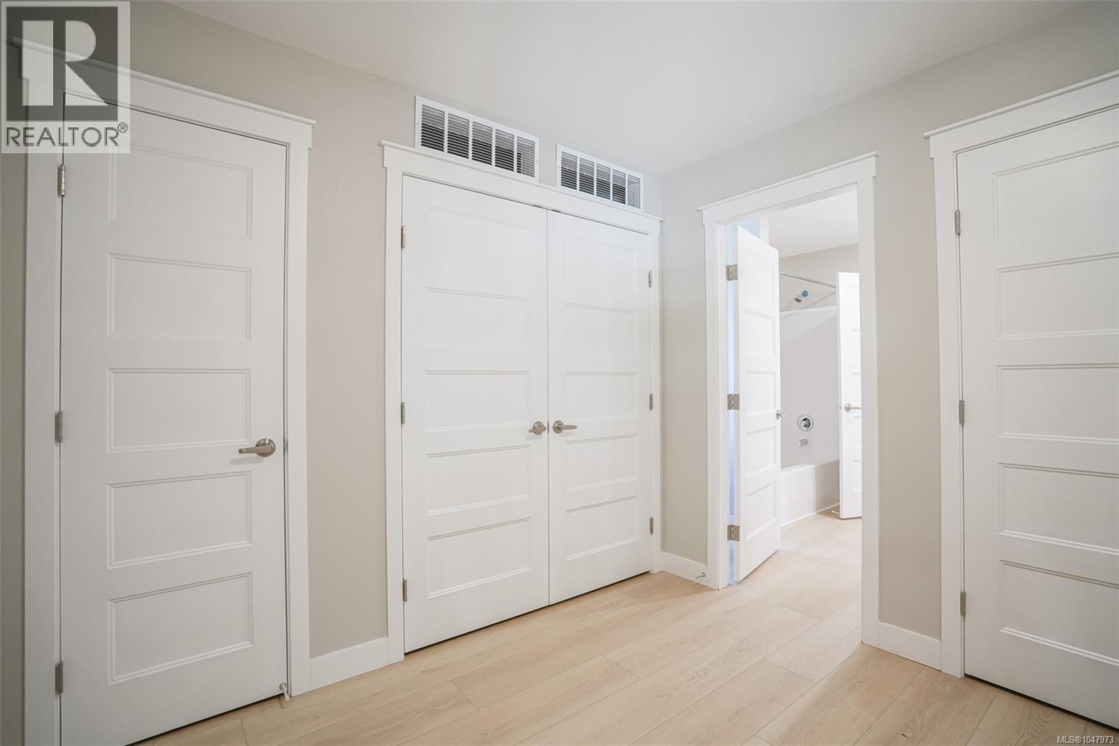 #206 5700 Pierce Rd - 4