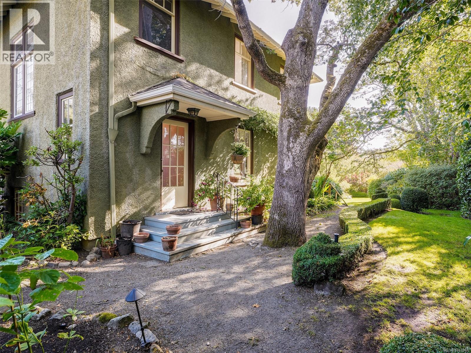  535 Island Road, Oak Bay