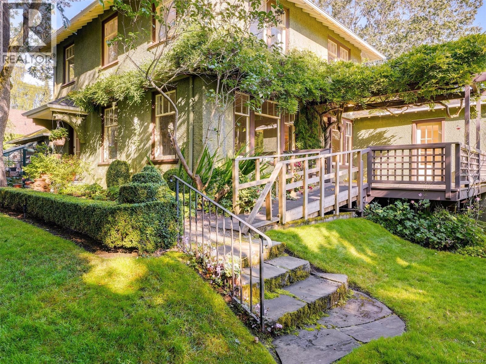  535 Island Road, Oak Bay