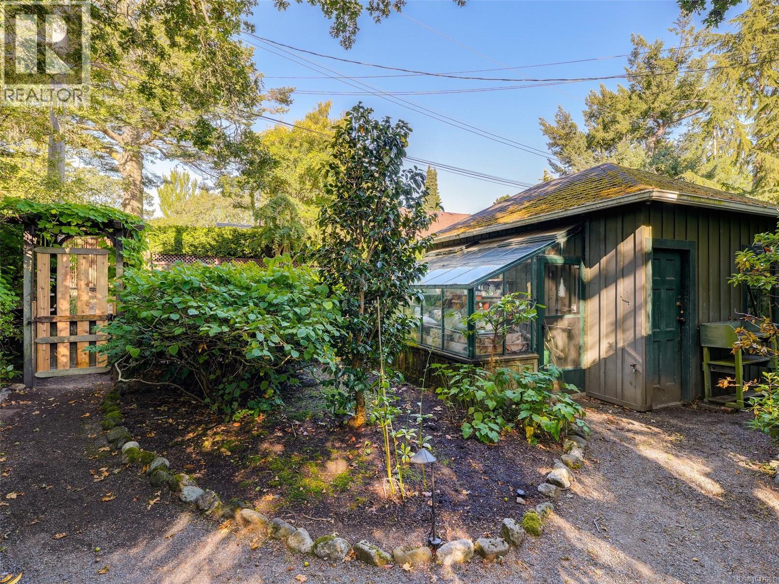  535 Island Road, Oak Bay