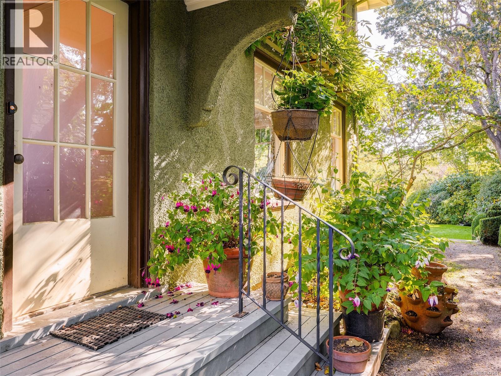  535 Island Road, Oak Bay