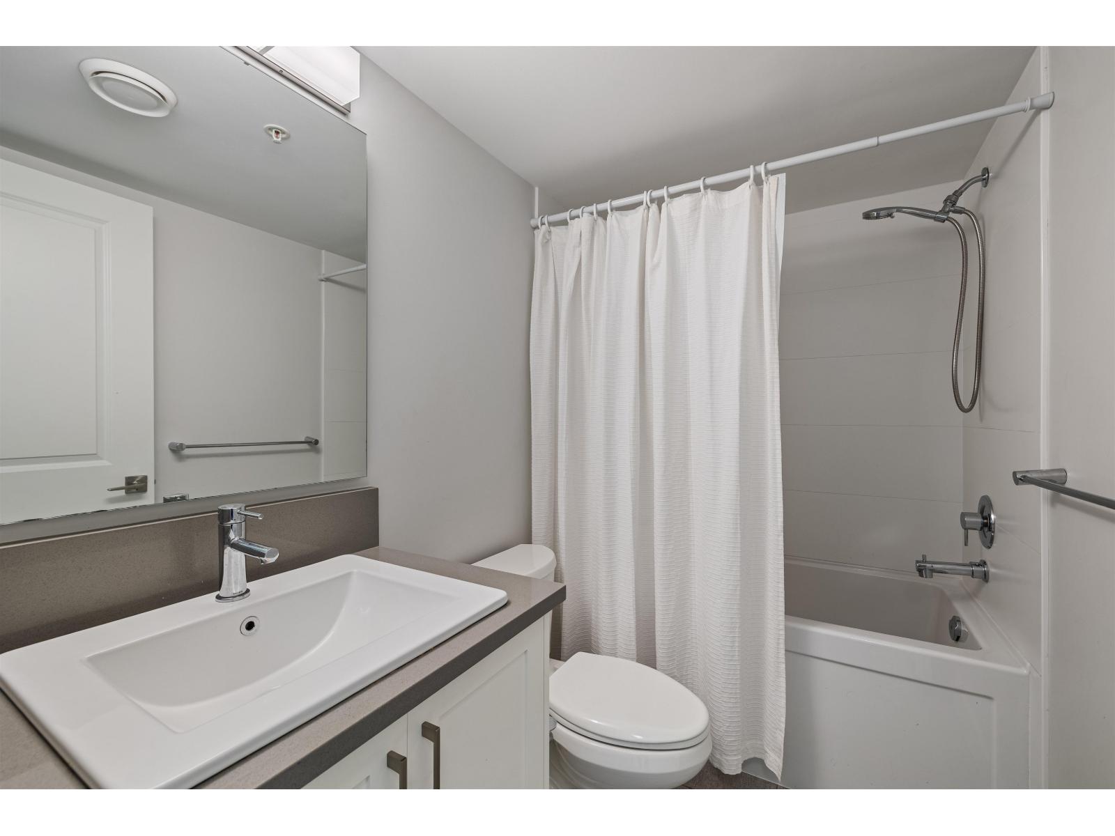 22 20057 82 AVENUE, Langley