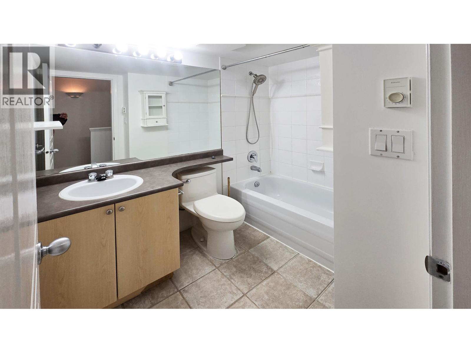 229 E 11TH AVENUE, Vancouver