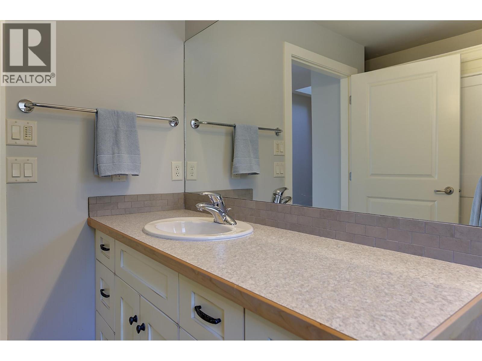 182 Terrace Hill Court, Kelowna