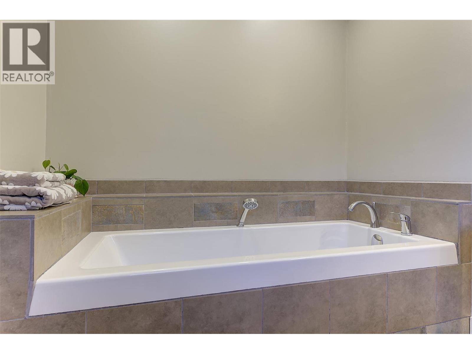 182 Terrace Hill Court, Kelowna