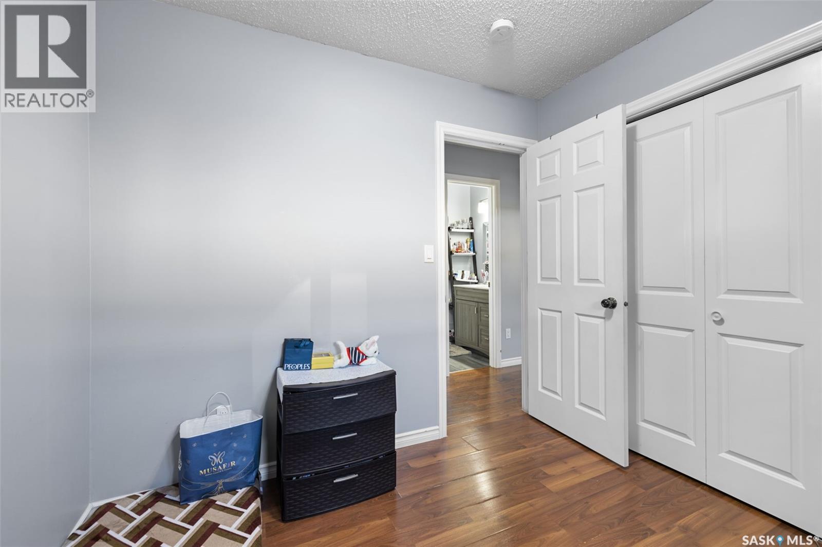 139 Thomson AVENUE - 13