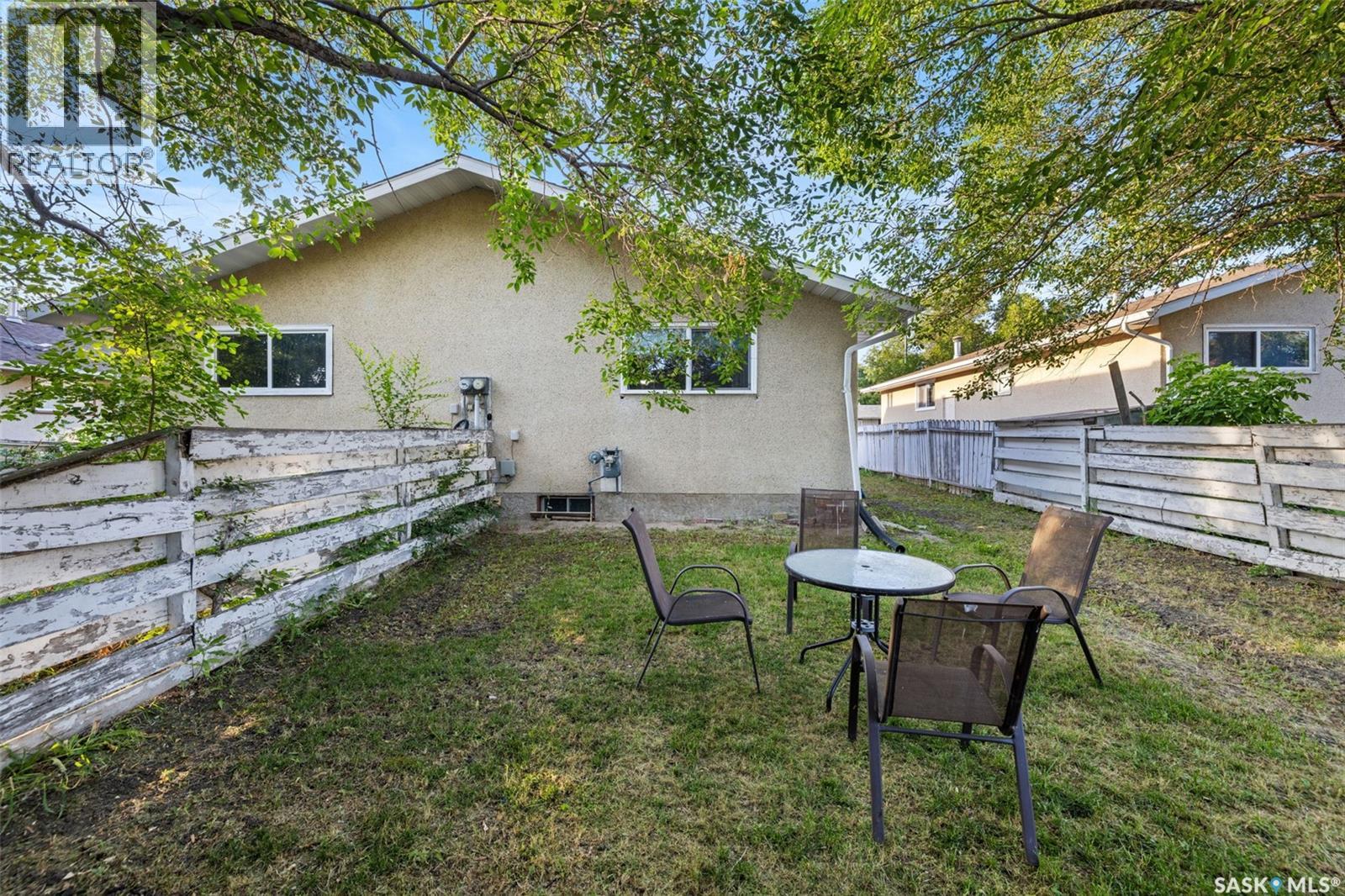 139 Thomson AVENUE - 19