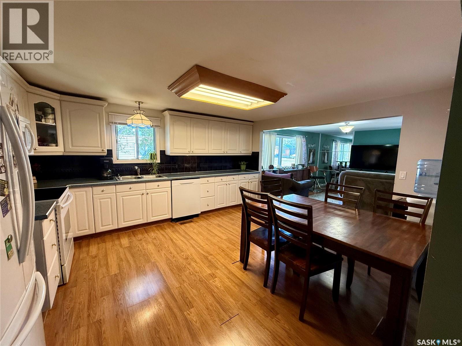 D5 1455 9th AVENUE NE - 10