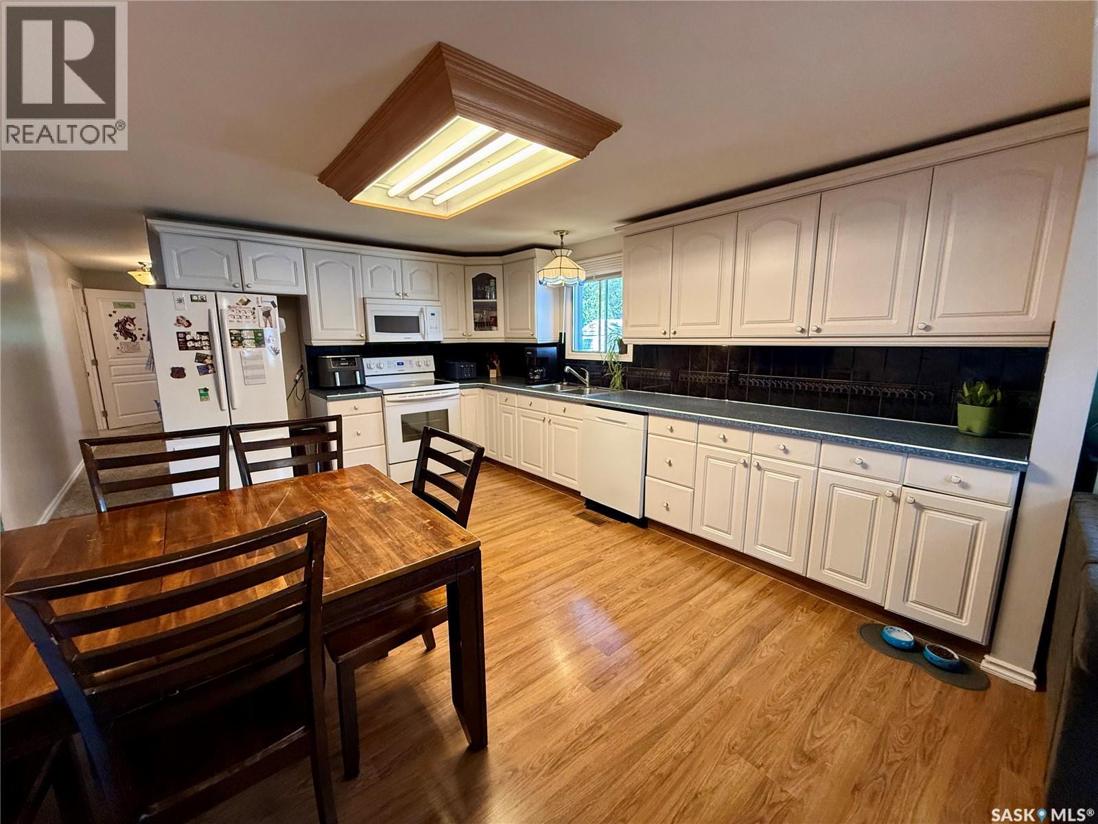 D5 1455 9th AVENUE NE - 11