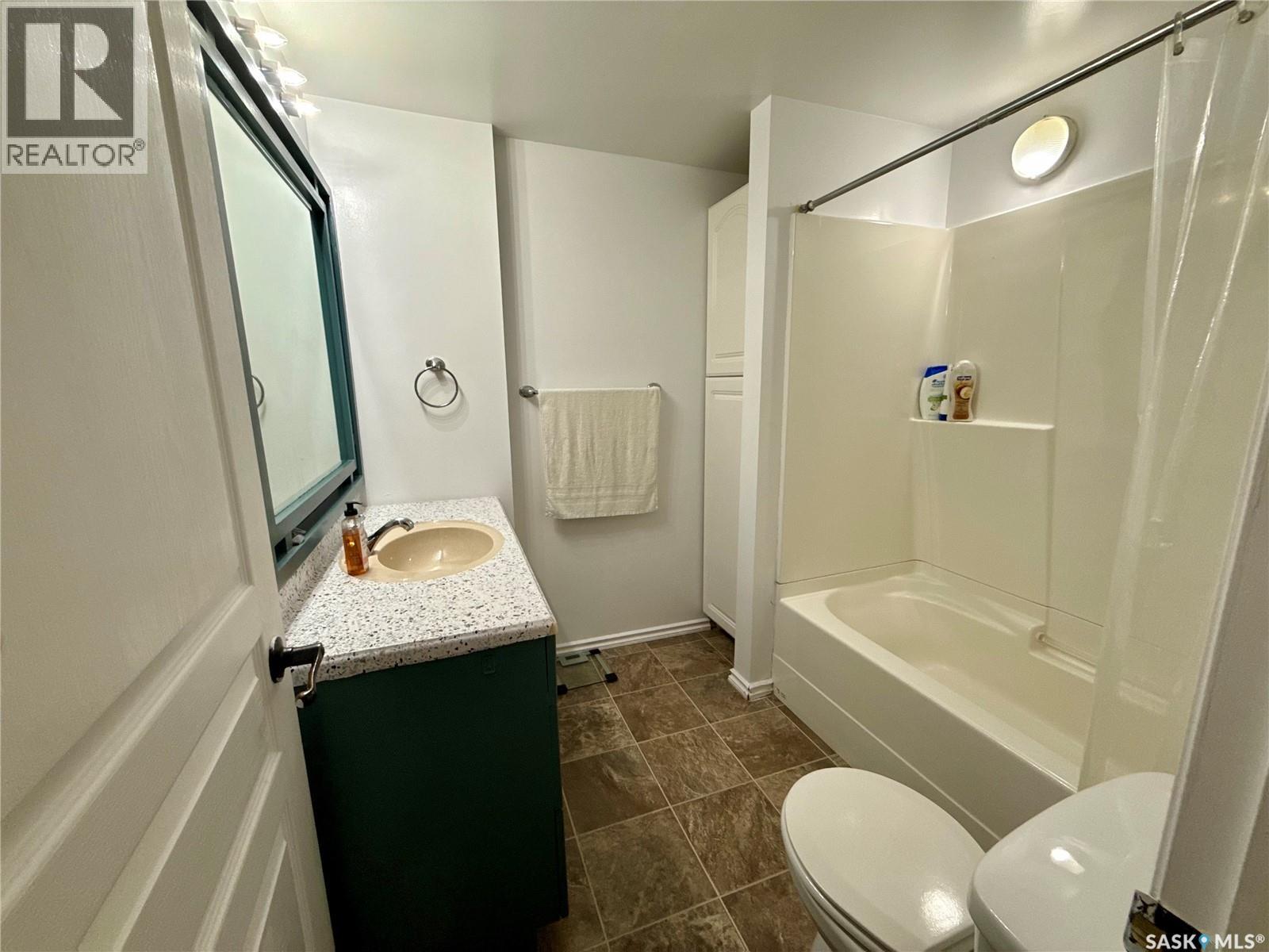 D5 1455 9th AVENUE NE - 24