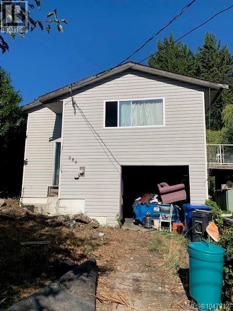 989 Plecas Cres - 1