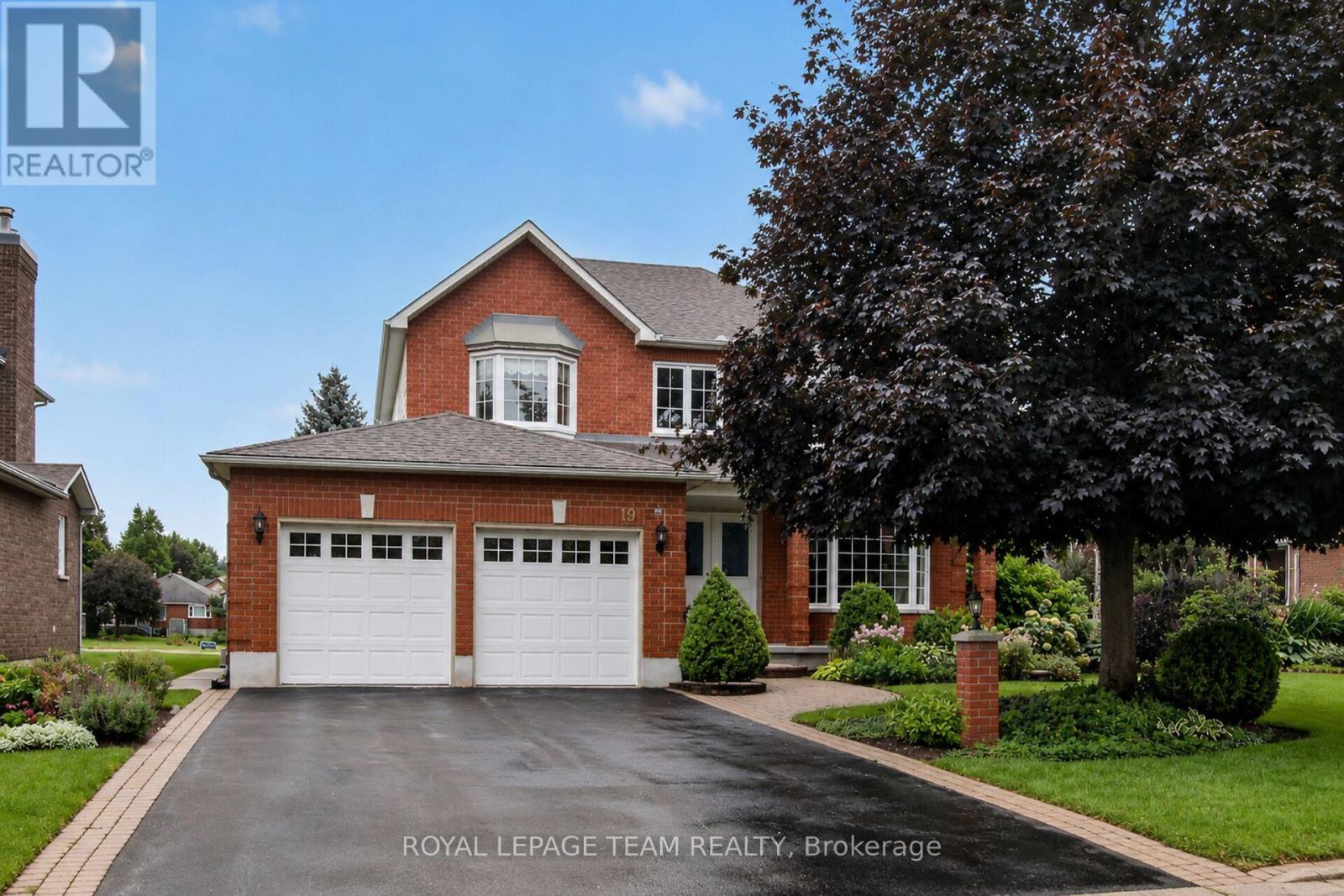 19 SLADE CRESCENT - 1