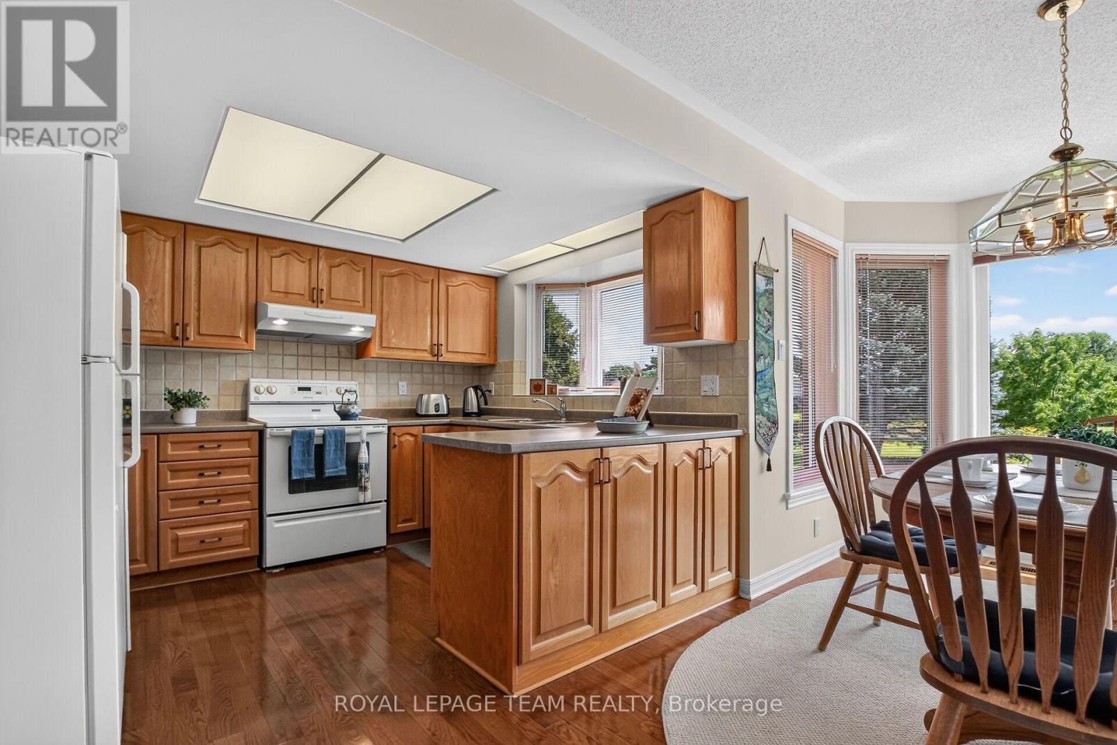 19 SLADE CRESCENT - 15
