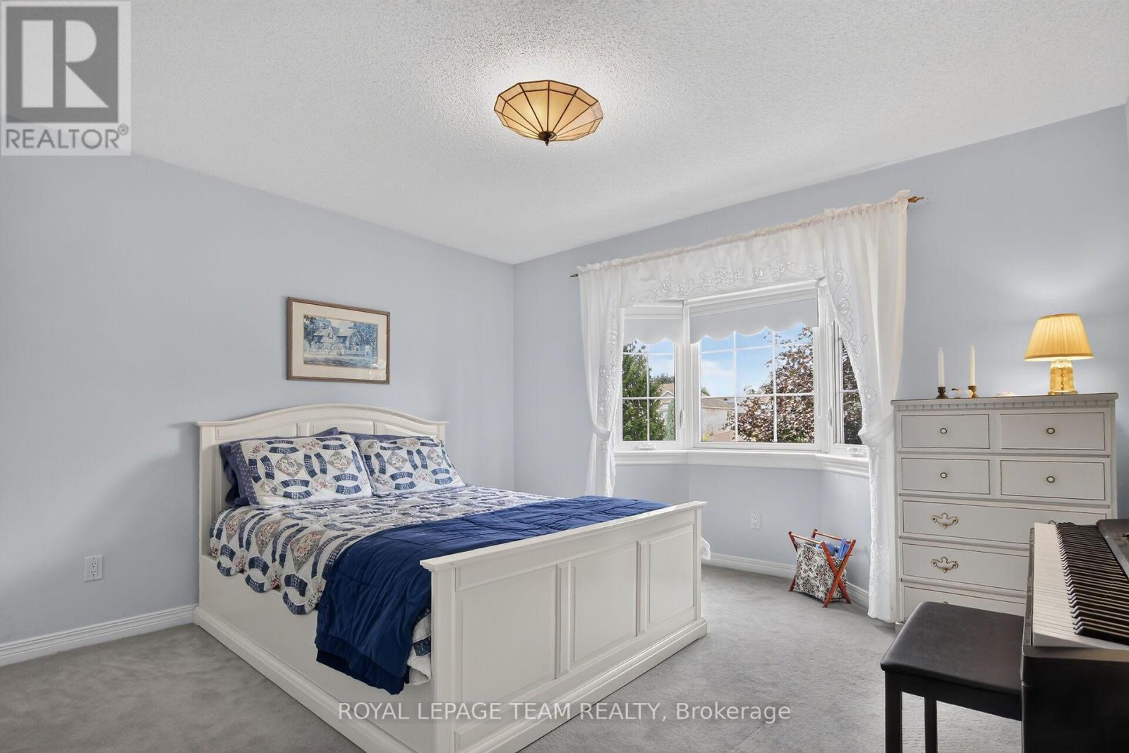 19 SLADE CRESCENT - Image 34