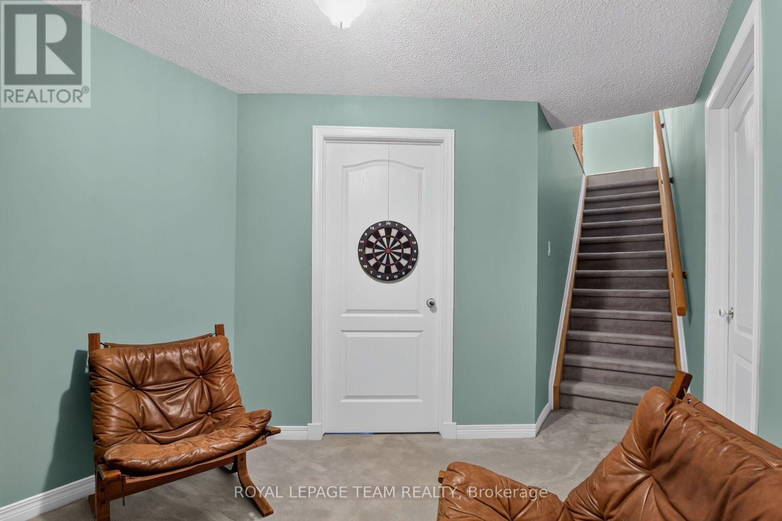 19 SLADE CRESCENT - Image 39