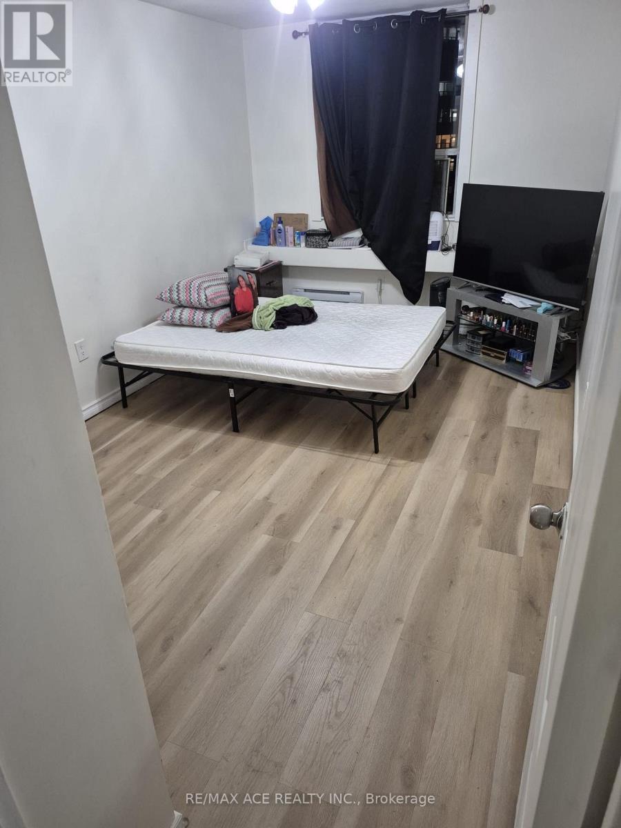 #608 3420 EGLINTON AVENUE E - 15