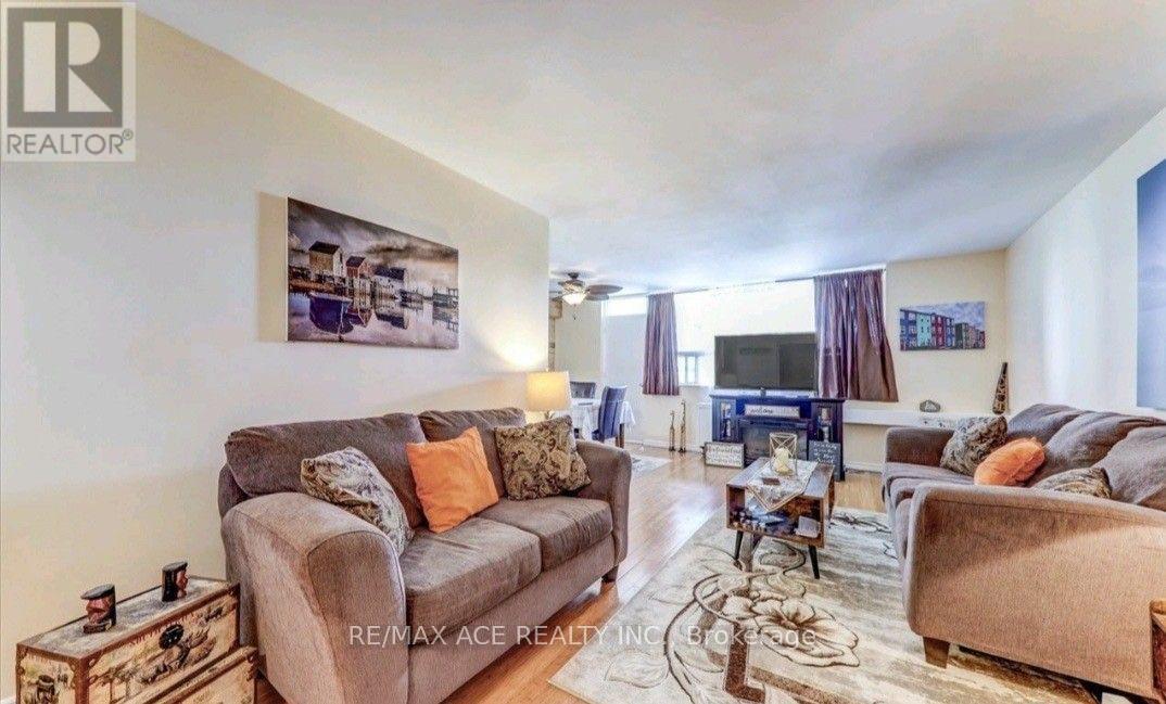 #608 3420 EGLINTON AVENUE E - 4