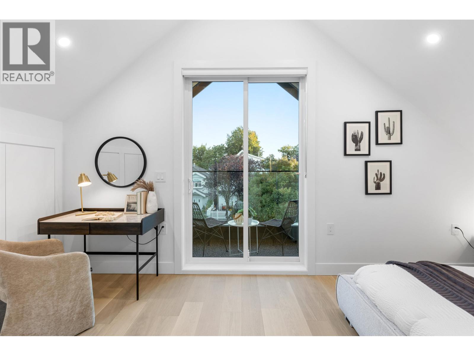 3 Bed, 4 Bath House for Sale in Vancouver – 1 2435 NAPIER STREET, Vancouver – MLS# R3159246 - Image 12