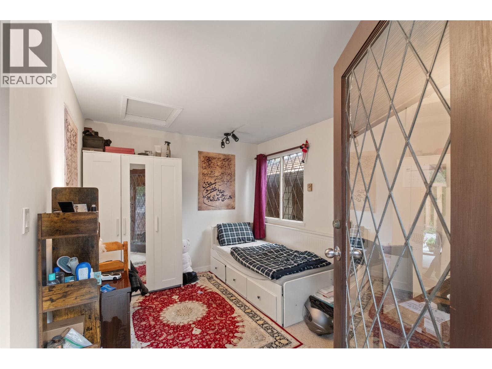 886 E 29TH STREET, North Vancouver