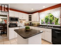 2607 Panorama Drive, Coquitlam, BC V3E2W1 Photo 17