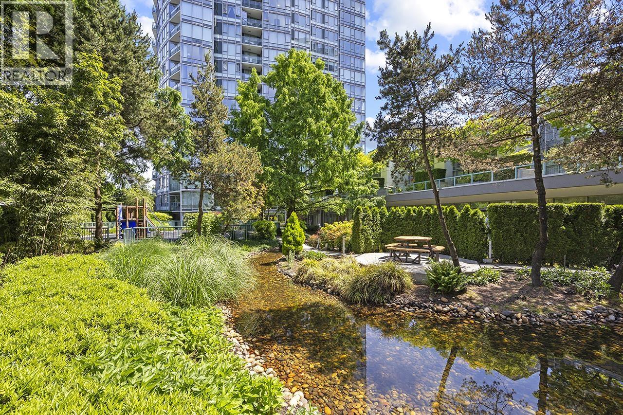 3 Bed, 2 Bath House for Rent in Vancouver – 1067 MARINASIDE CRESCENT, Vancouver – MLS# R3159263 - Image 11