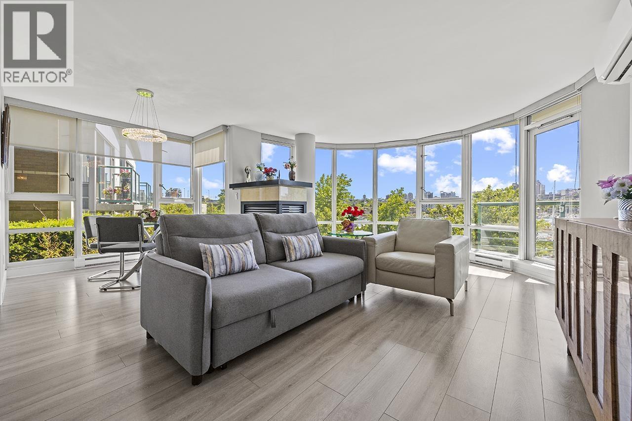 3 Bed, 2 Bath House for Rent in Vancouver – 1067 MARINASIDE CRESCENT, Vancouver – MLS# R3159263 - Image 17