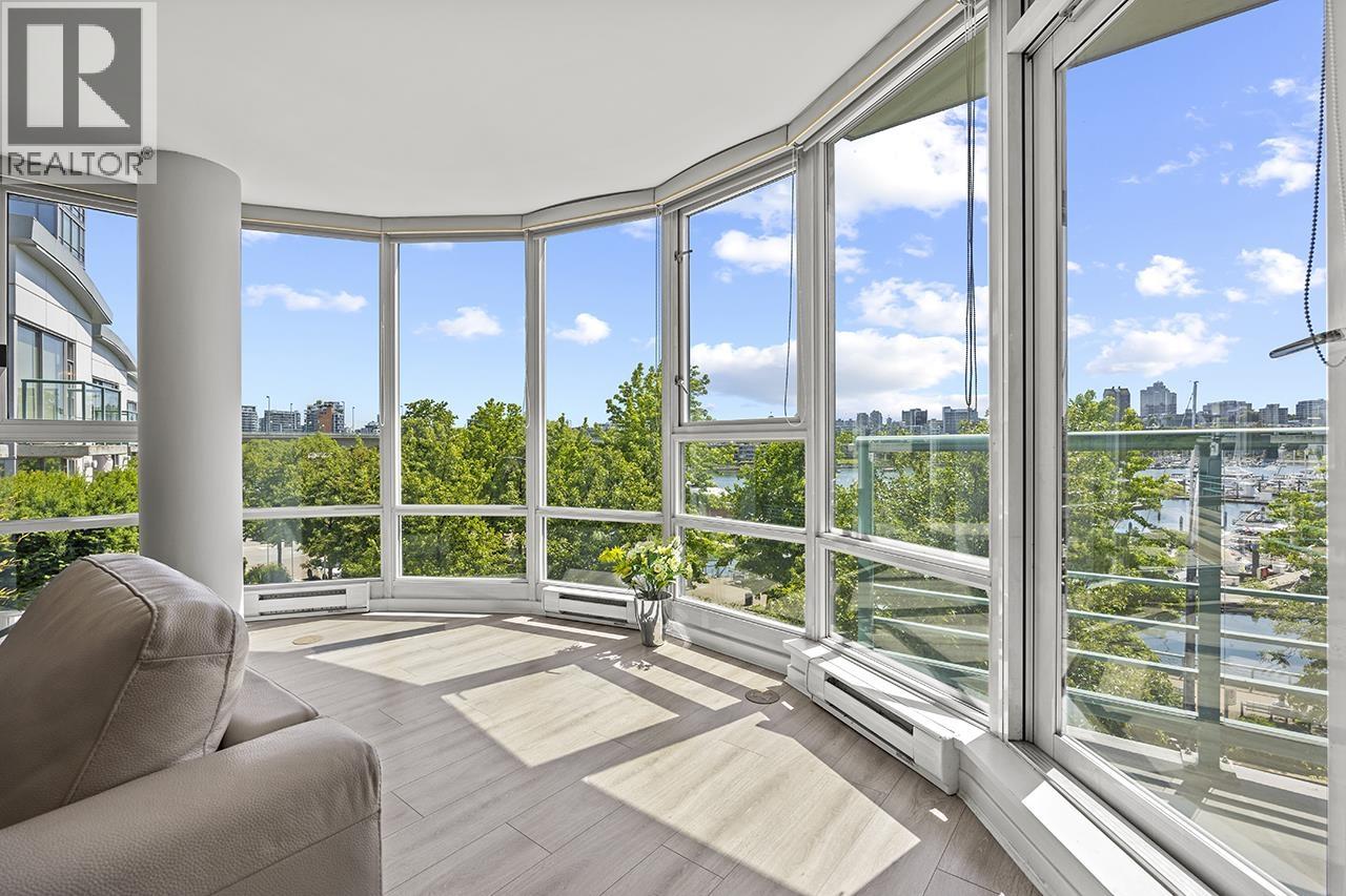 3 Bed, 2 Bath House for Rent in Vancouver – 1067 MARINASIDE CRESCENT, Vancouver – MLS# R3159263 - Image 22