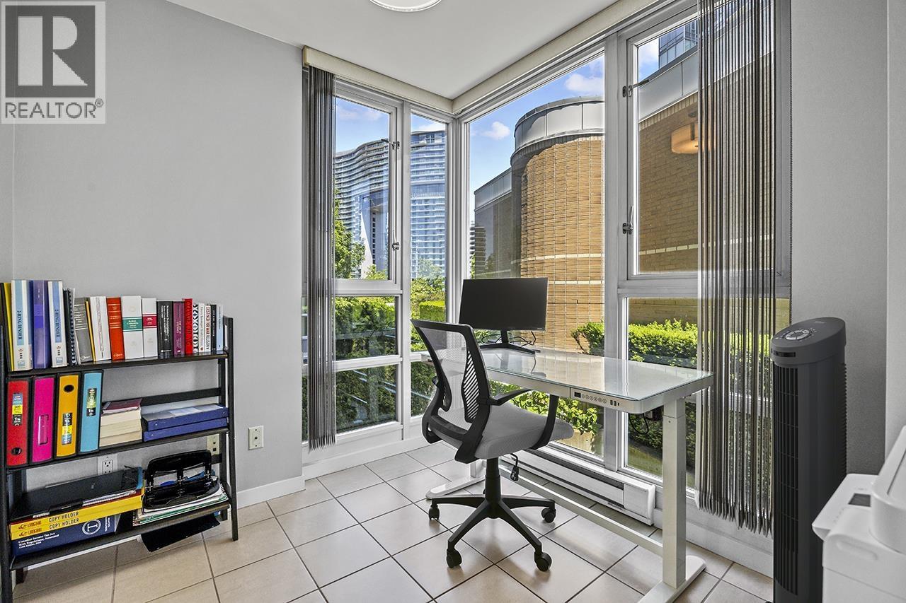 3 Bed, 2 Bath House for Rent in Vancouver – 1067 MARINASIDE CRESCENT, Vancouver – MLS# R3159263 - Image 25