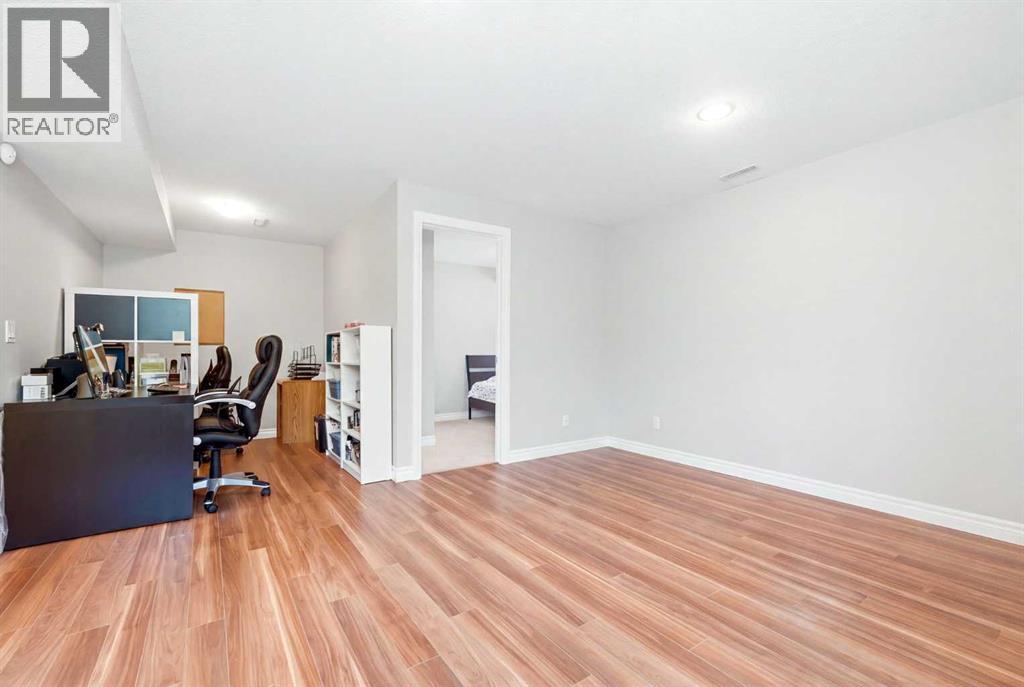 141 Evanspark Gardens NW - 38