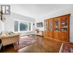 100 Ridelle Avenue, Toronto, ON M6B1J6 Photo 10