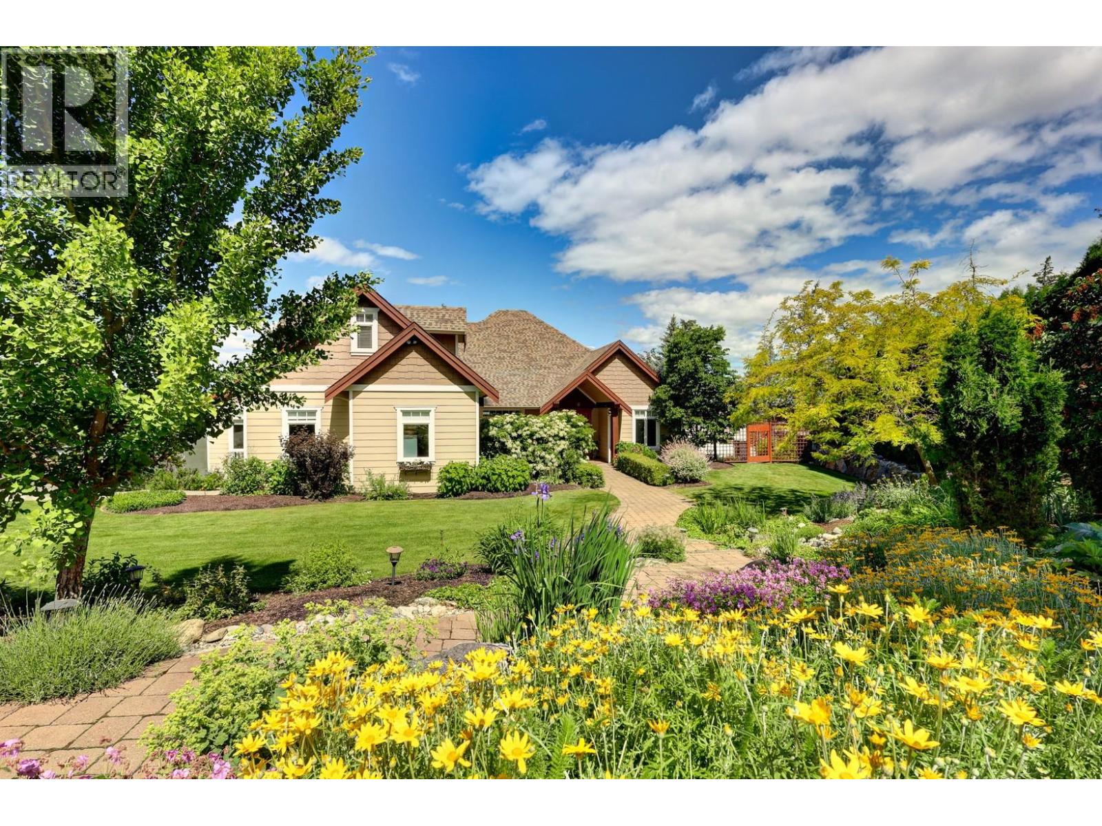 3672 Luxmoore Road, Kelowna